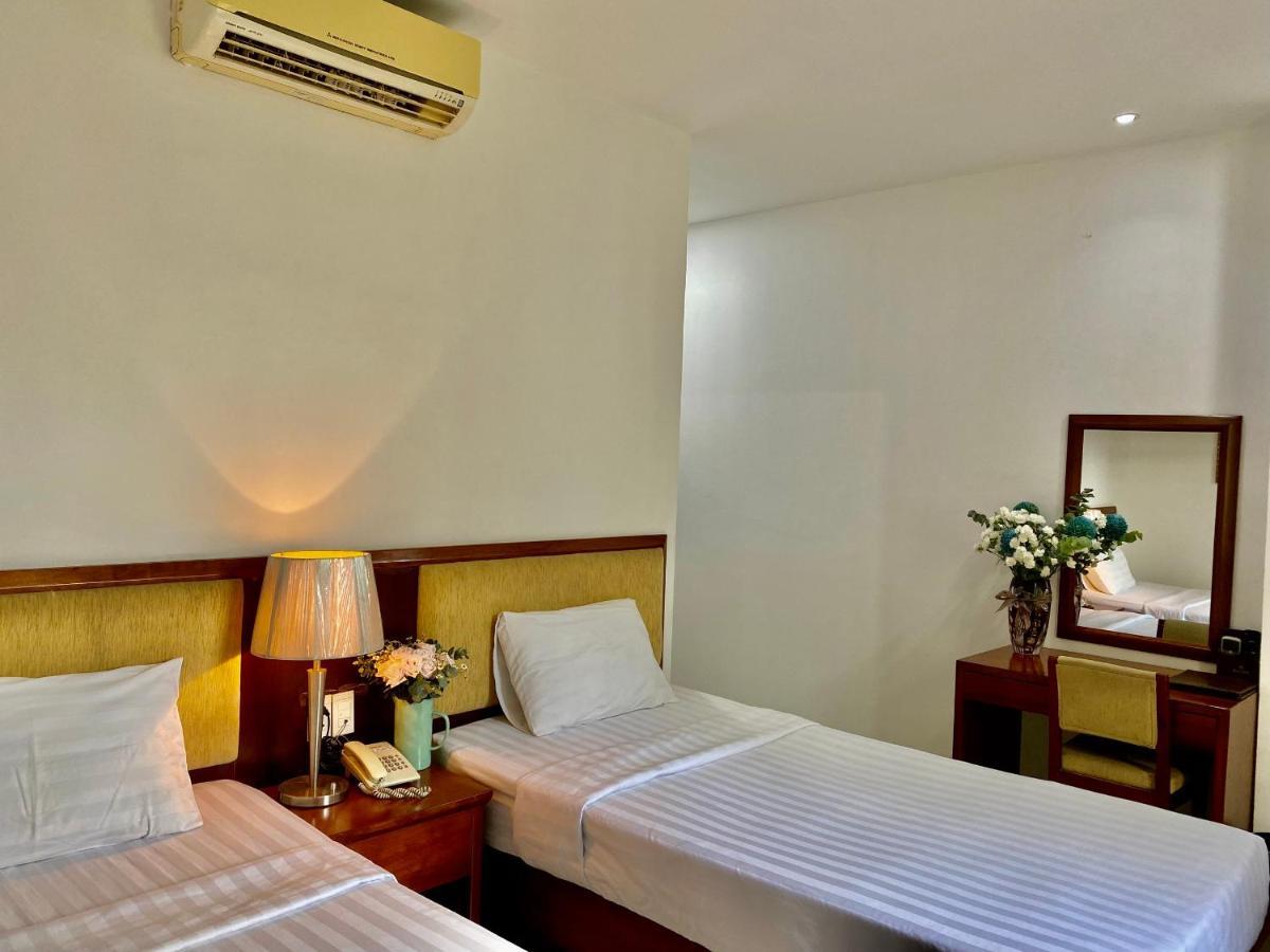 Reddoorz Ruby Star Hotel Truong Dinh Хошимин Экстерьер фото